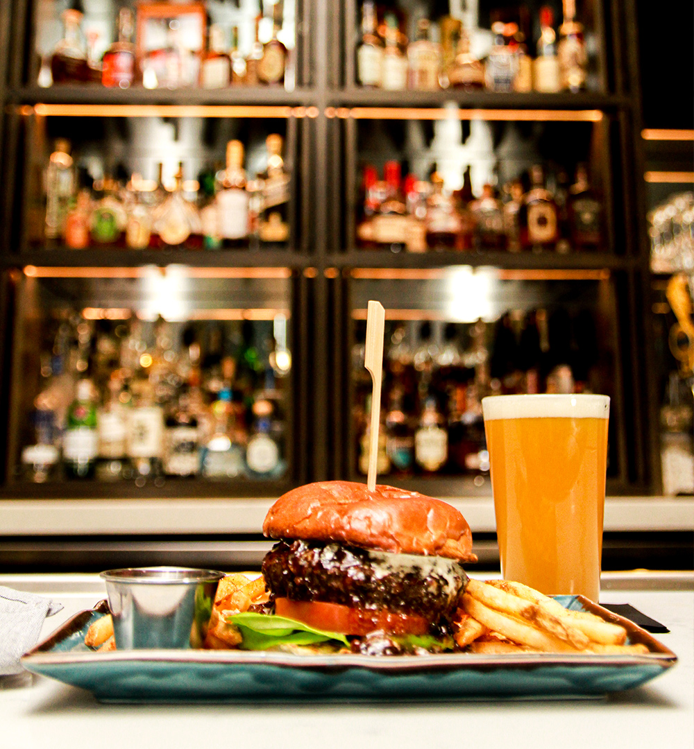 Mo Burger and Beer at Mash + Oak